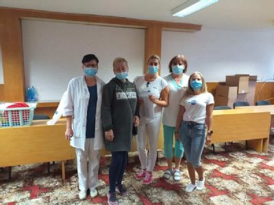 Zdravotníci z Levíc otestovali zamestnancov úradu práce