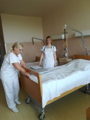 Levická nemocnica získala charitatívnym darom 30 lôžok 