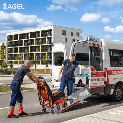 V levickej nemocnici zapožičiavajú pacientom invalidné vozíky. Pacienti taktiež môžu využiť dopravnú zdravotnú službu 