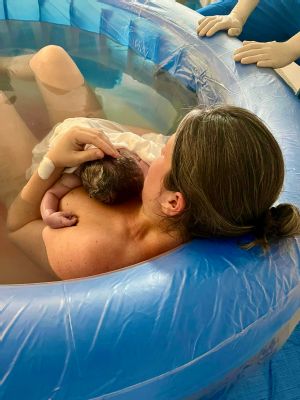 Prvý pôrod do vody v levickej nemocnici priniesol mamičke pocit bezpečia a intimity